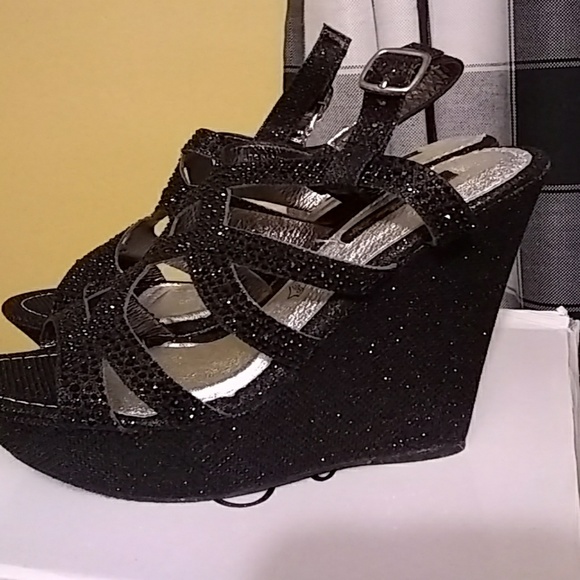 Sandals - Picture 4 of 6